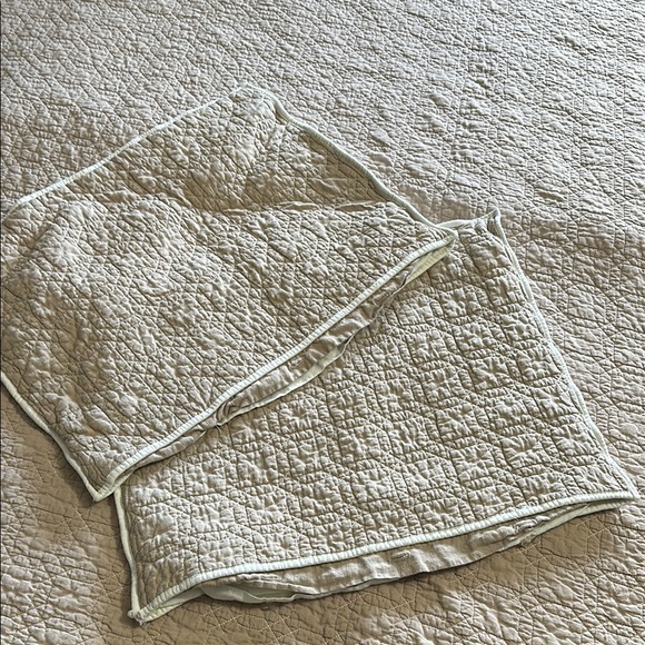 Pottery Barn Cream/Tan Reversible Quilted Bedspread - Picture 4 of 5